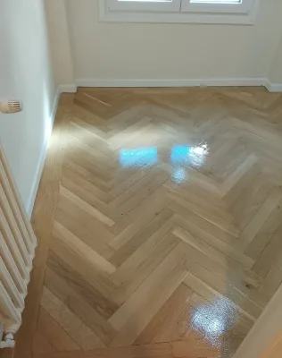 Instalación de suelo de madera natural en Alcorcón