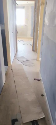 Instalación de suelo de madera natural en Xàbia