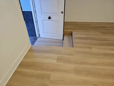 Instalación de suelo de madera natural en San Sebastián