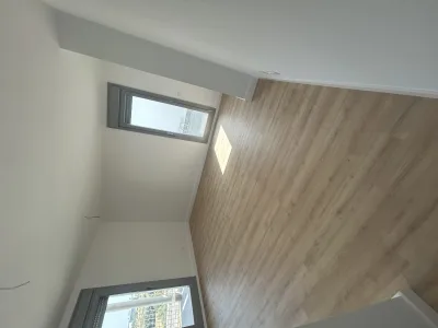 Instalación de suelo de madera natural en Málaga