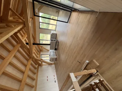 Instalación de suelo de madera natural en Torrejón de Ardoz