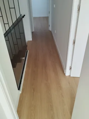 Instalación de suelo de madera natural en Murcia