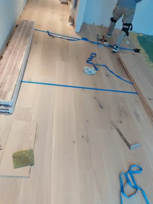 Instalación de suelo de madera natural en Murcia